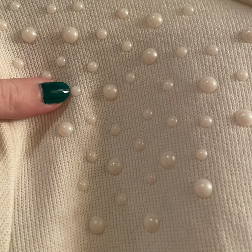 White Cropped Sweater - Picture 3 of 7